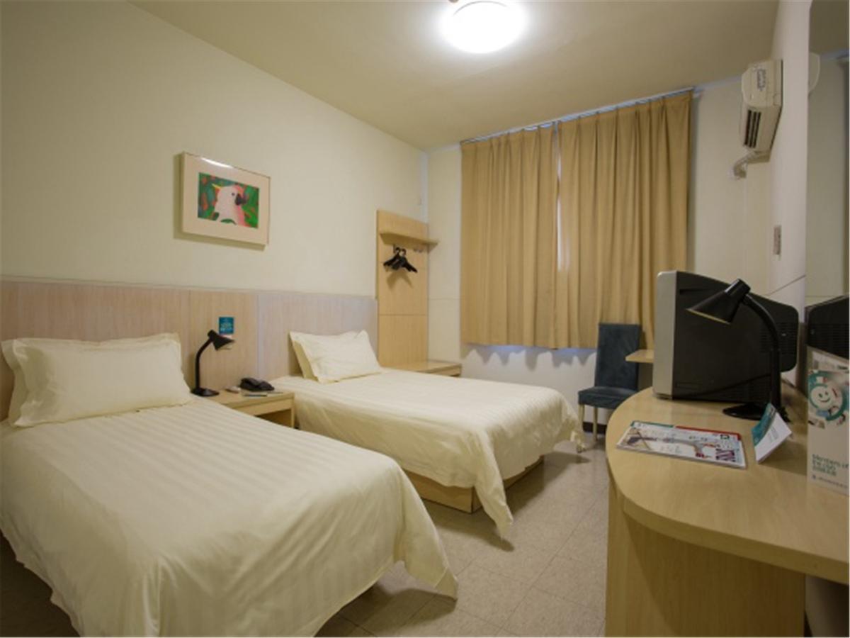 Magnolia Business Hotel Xining Railway Station Grand Cross Mojia Street Екстер'єр фото