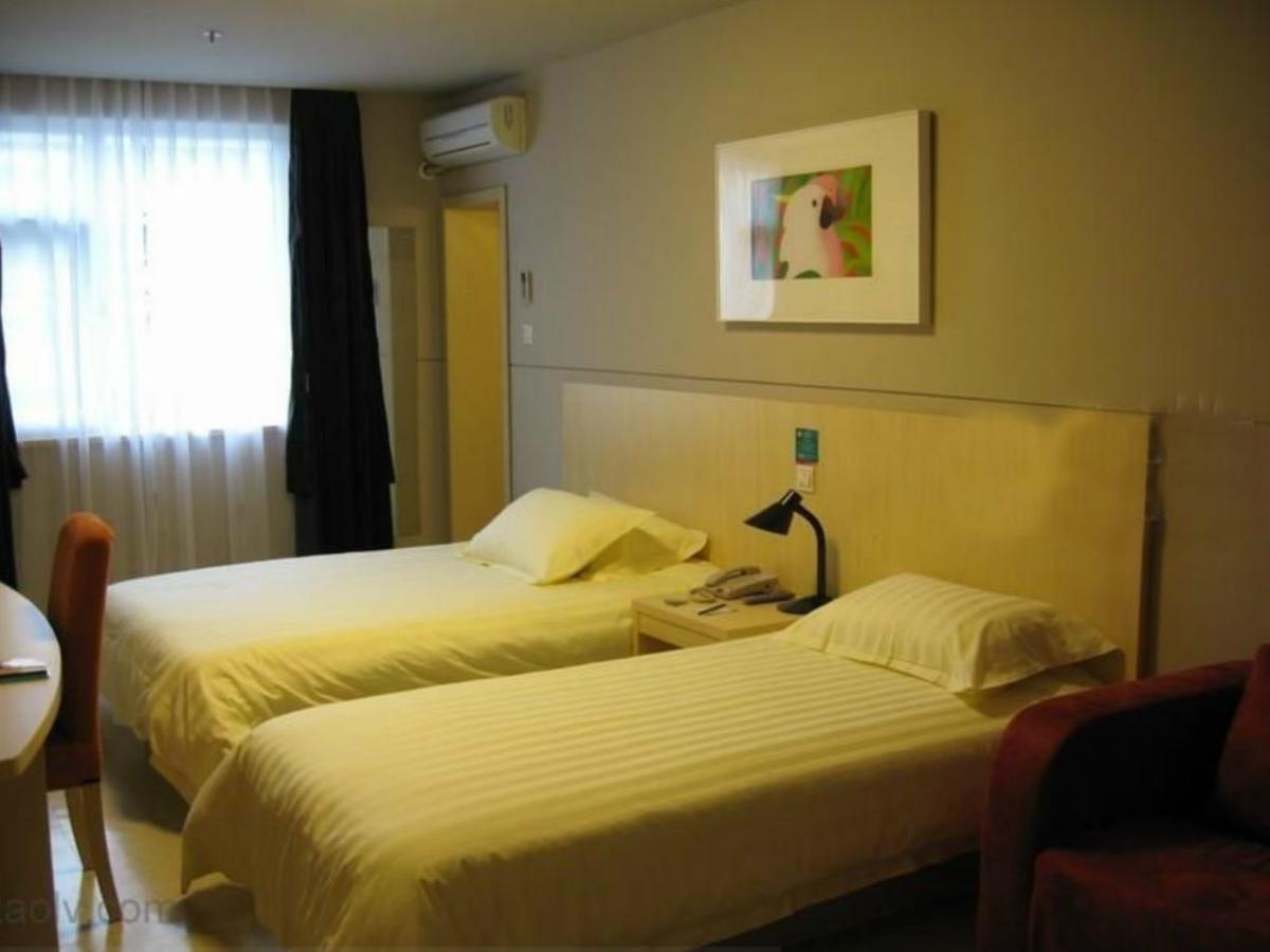 Magnolia Business Hotel Xining Railway Station Grand Cross Mojia Street Екстер'єр фото