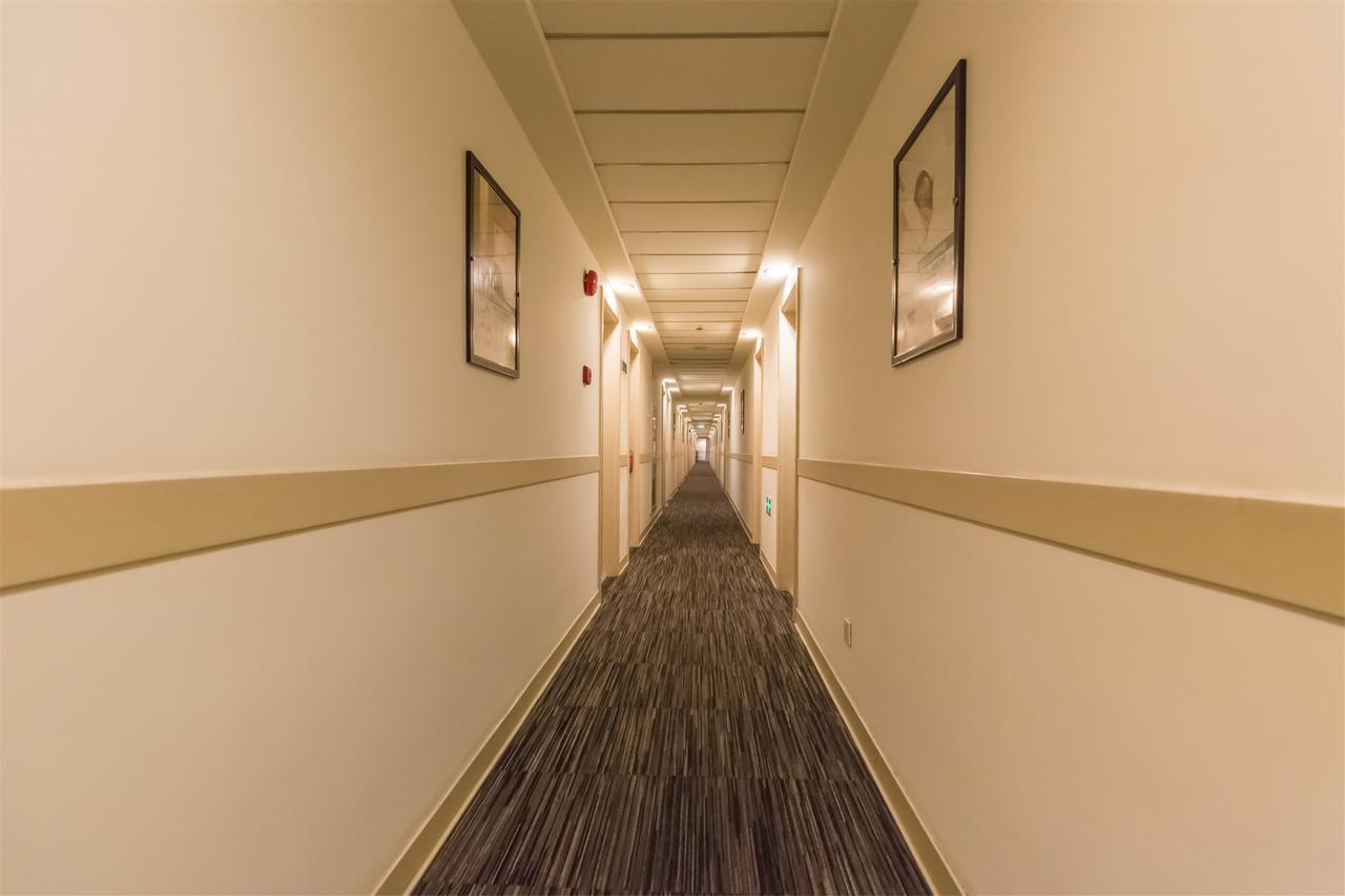 Magnolia Business Hotel Xining Railway Station Grand Cross Mojia Street Екстер'єр фото
