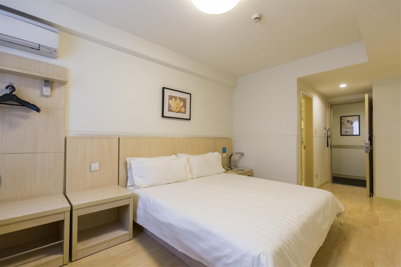 Magnolia Business Hotel Xining Railway Station Grand Cross Mojia Street Екстер'єр фото