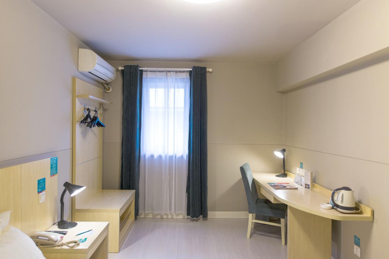 Magnolia Business Hotel Xining Railway Station Grand Cross Mojia Street Екстер'єр фото